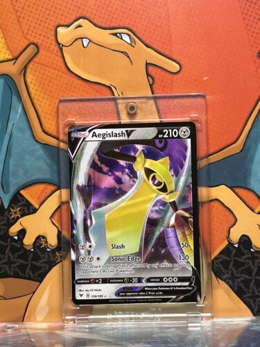 Aegislash V Ultra Rare Vivid Voltage 126/185, NM Pokemon Card